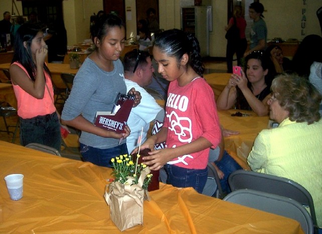 Parroquia de picnic y Subasta Silenciosa 2014