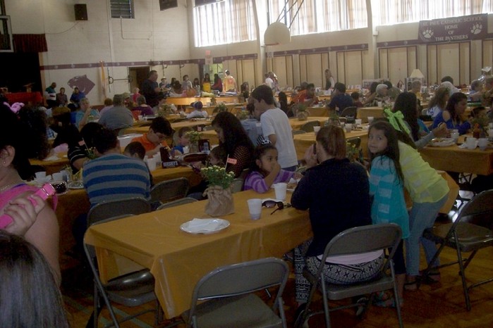 Parroquia de picnic y Subasta Silenciosa 2014