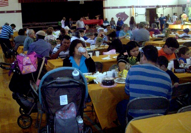 Parroquia de picnic y Subasta Silenciosa 2014